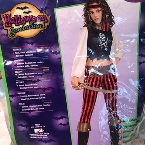 Halloween costume (Pirate girl )